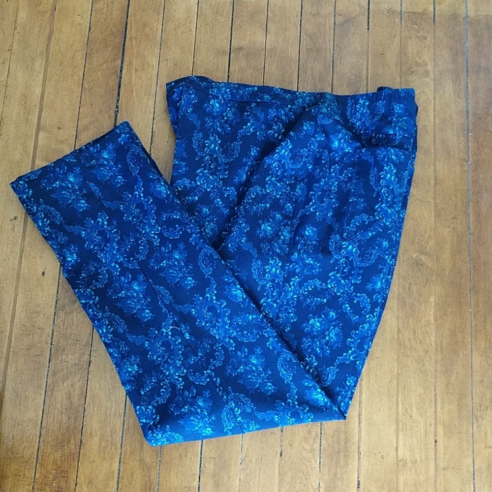 NWOT Isaac Mizrahi  brand new, printed pants.